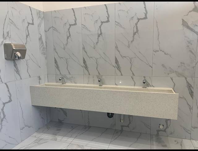 Business property to rent in SUNFORD